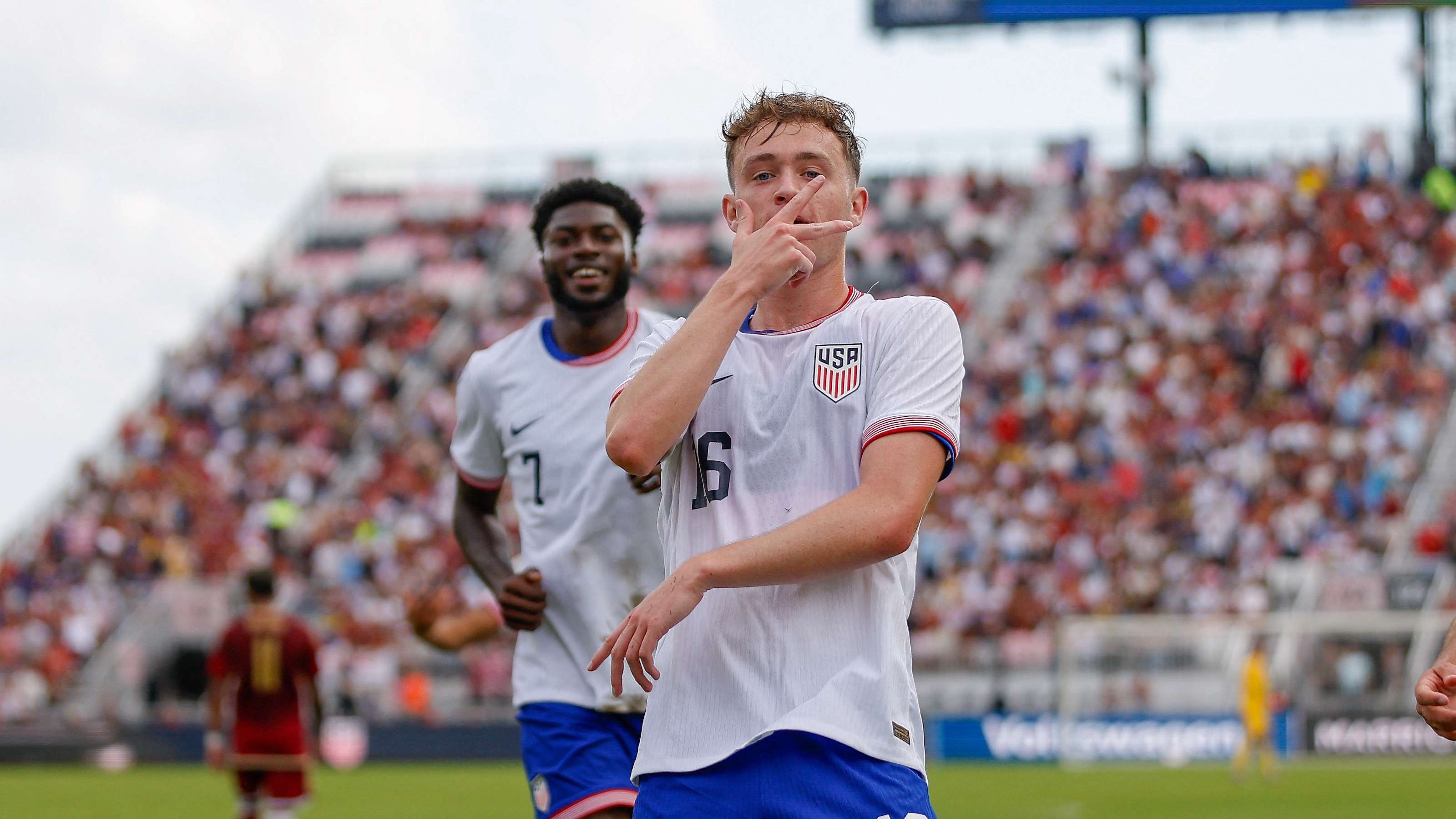 全员到齐的 全员到齐的