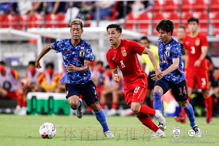 中国男足选拔队东亚杯0-0战平东道主日本队